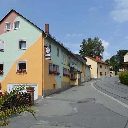 Landgasthof Gruener Baum Hotell