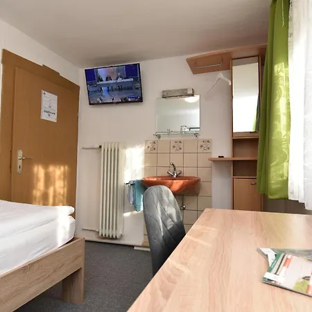 Landgasthof Gruener Baum Hotell *