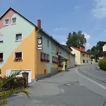 Landgasthof Gruener Baum ホテル