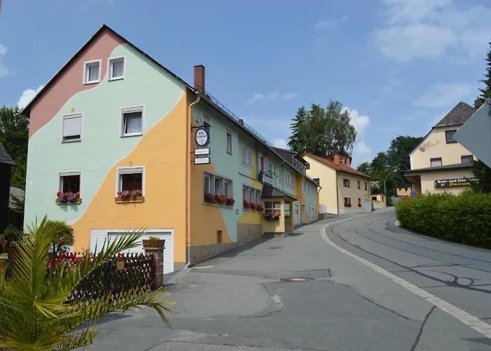 Landgasthof Gruener Baum Hotel